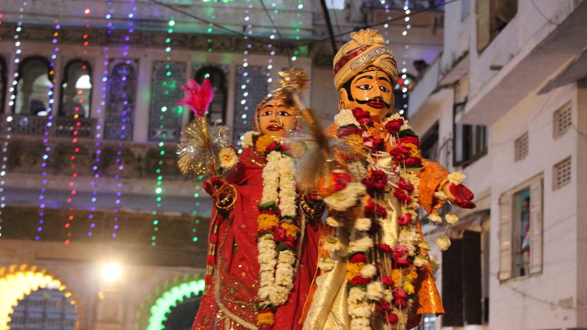 Attend a Local Festival in Jaipur (Teej, Gangaur)